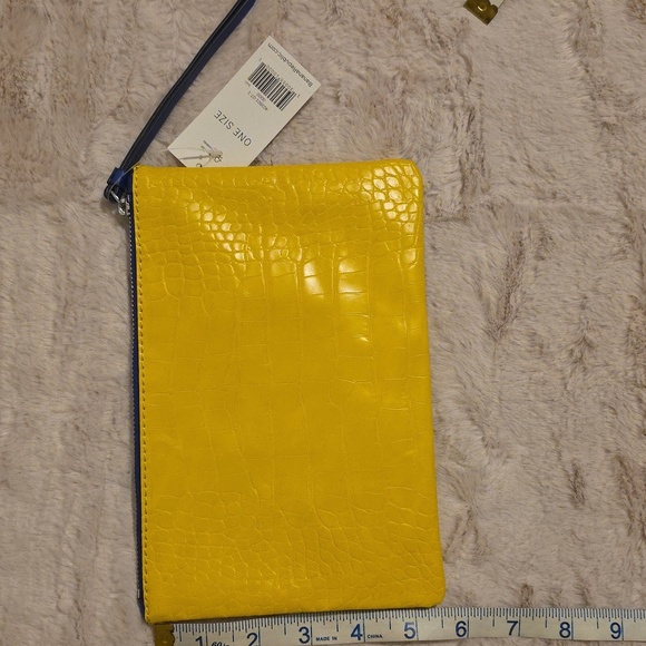 Banana Republic Yellow Clutch Wristlet Minimalist Design - Picture 6 of 6
